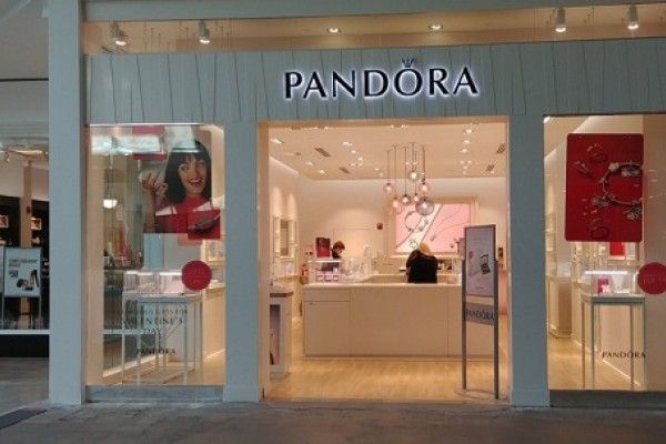 Pandora store in a shopping mall